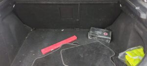 Kemijsko čišćenje gepeka u autu - prije