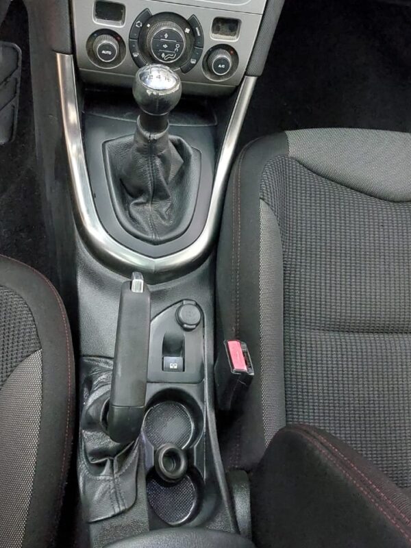 Kemijsko čišćenje plastika u autu