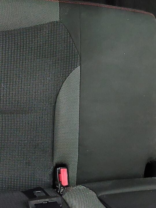 Kemijsko čišćenje sjedala u autu