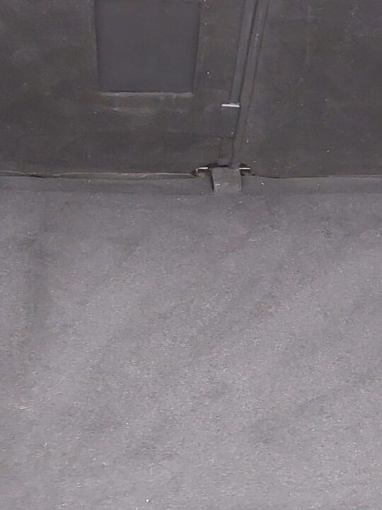 Kemijsko čišćenje gepeka u autu